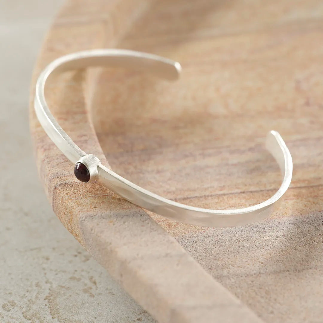 Sensitive Garnet Bracelet Silver Plated