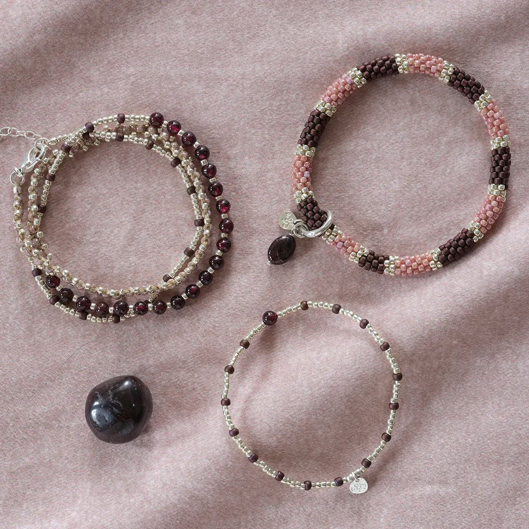 Effort Garnet Bracelet Silver Colored