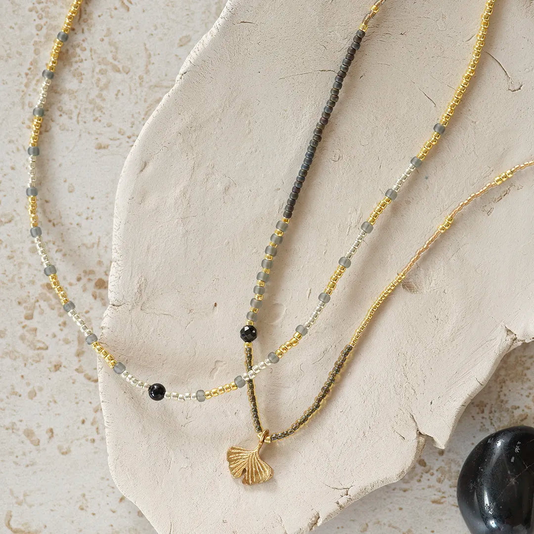 Adventurous black Onyx Necklace Gold Colored