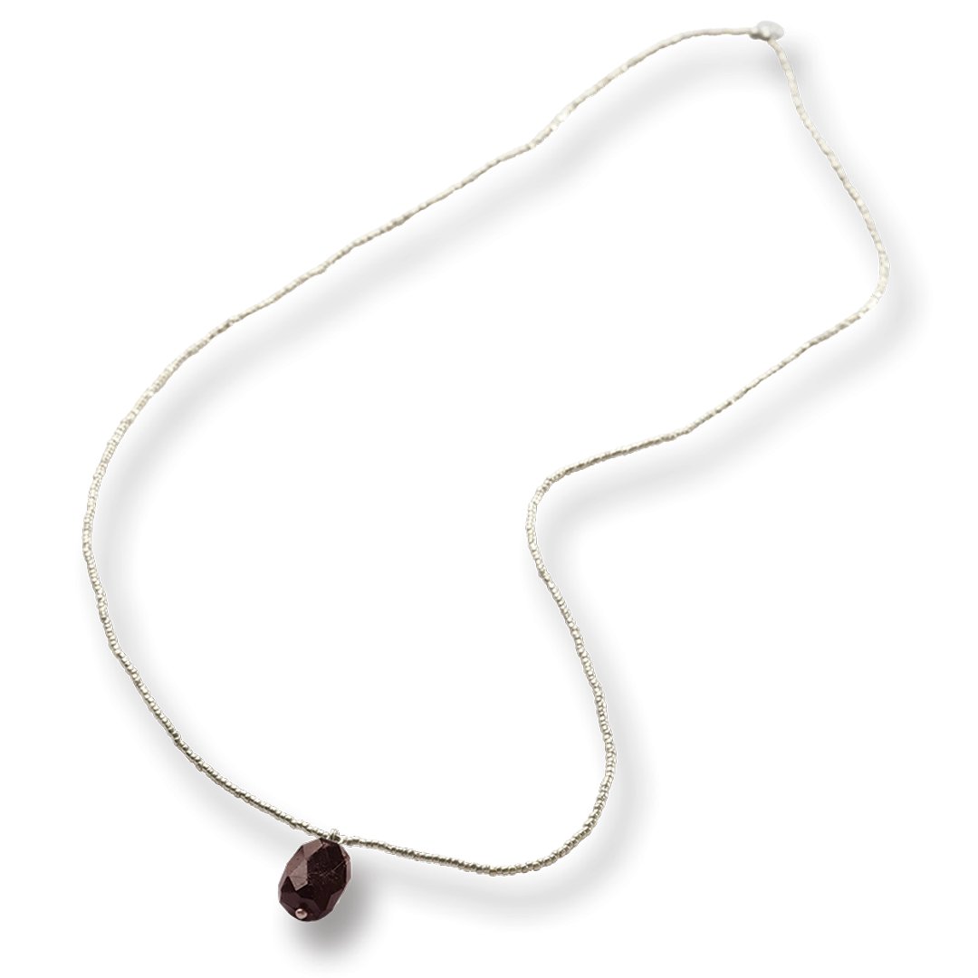 Calm Garnet Necklace Silver Colored