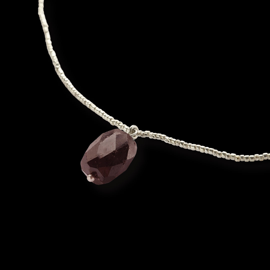 Calm Garnet Necklace Silver Colored