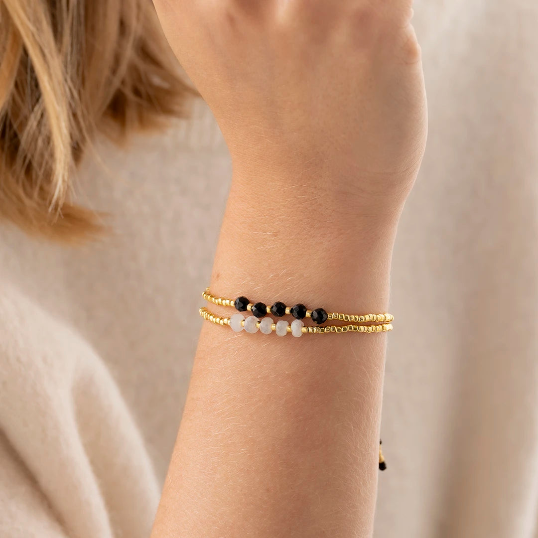 Essential Black Onyx Bracelet Gold Colored