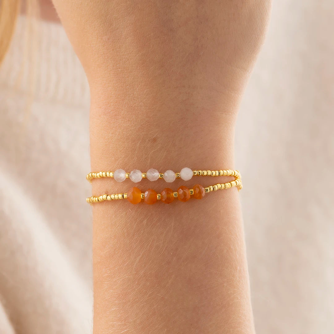 Essential Carnelian Bracelet Gold Colored