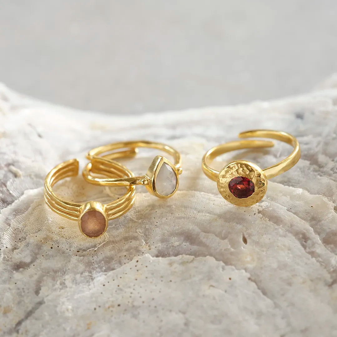 Attentive Peach Moonstone Ring Gold Plated